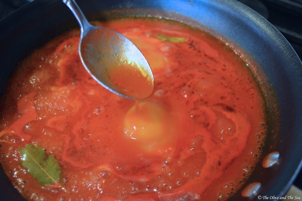 Tomato Poached Eggs